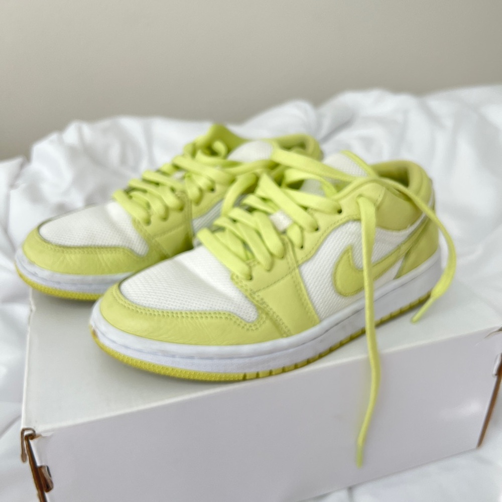 Nike Women’s Air Jordan 1 limelight